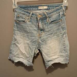Abercrombie & Fitch Vintage Distressed Cut Off Denim Shorts Size 0R W25